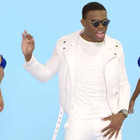 Omi enchaîne avec "Drop in the Ocean"