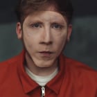 Eddy de Pretto trouble dans le clip de "Random"