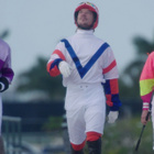 Major Lazer parie sur le bon cheval : regardez !