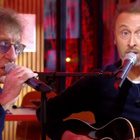 Alain Souchon et son fils Pierre chantent en live