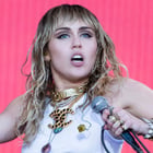 Miley Cyrus : son avion frappé par la foudre