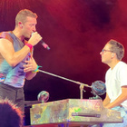 Coldplay fait monter un fan sur scène à Paris