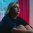 Louane intime dans le clip "Pardonne-moi"