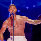 Usher met le feu au Super Bowl