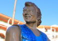Une statue de Johnny Hallyday moquée