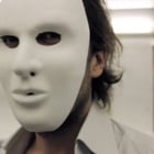 Découvrez le bal masqué parisien d'Alister