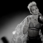 Miley Cyrus s'exhibe dans "Fire" de Big Sean