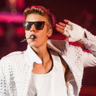 Justin Bieber tacle son label sur Twitter