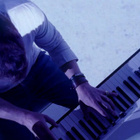 James Blunt en orbite pour le clip "Blue On Blue"