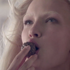 Publicité Ferrero Rocher : qui chante ?