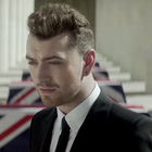 Sam Smith enfile son costume d'espion