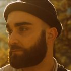 Caruso dévoile le clip de "Souris quand même"