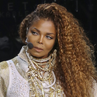 Janet Jackson fond en larmes en plein concert
