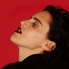 Anna Calvi devient la chasseuse : écoutez !