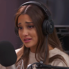 Ariana Grande fond en larmes en interview