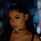 Ariana Grande, malicieuse dans son nouveau clip