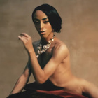 Bilal Hassani se met à nu dans "Baby"