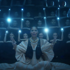 Zaho enchaîne avec le clip "Doucement"