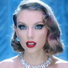 Taylor Swift devient Cendrillon dans "Bejeweled"