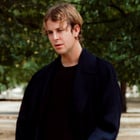 Tom Odell en interview pour "Black Friday"