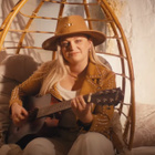 Eloïz confirme avec son clip, réalisé par Lorie