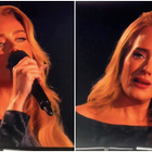 Adele fond en larmes en plein concert
