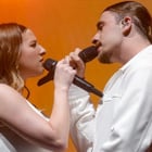 Helena rejoint Pierre Garnier sur scène