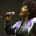 Ebony reprend un tube de Mylène Farmer