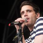 Mika dévoile un extrait du titre "Lola"