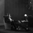 John Newman poursuit avec "Out Of My Head"