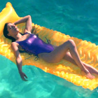 "My Friend..." : Mausi vous invite à sa pool-party