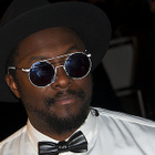 Tops UK : Ariana Grande s'incline face à will.i.am