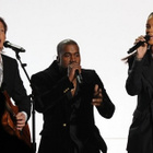Grammy : Rihanna chante "FourFiveSeconds"