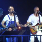 JJ Goldman chante "Encore un matin" sur scène