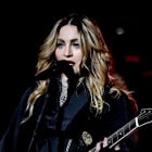 Madonna en larmes sur scène (vidéo)