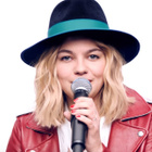 Louane chante dans la pub Maybelline
