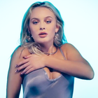 Zara Larsson femme fatale pour "Ain't My Fault"