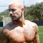 M. Pokora exhibe ses muscles (vidéo)