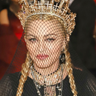 Madonna chante au Met Gala : regardez !
