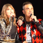 Taylor Swift chante "Angels" avec Robbie (vidéo)