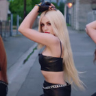 Ava Max enchaîne avec "Who's Laughing Now"