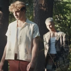 Surf Mesa et Gus Dapperton sur "Somewhere"