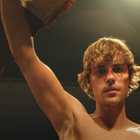 Justin Bieber boxe dans le clip de "Anyone"