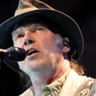 Neil Young retire sa musique de Spotify