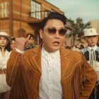Psy de retour avec le délirant "That That"