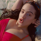 Rosalia à la plage dans "Despecha"