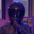Mask Singer : qui était caché dans le costume du Pilote ?