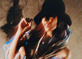 Shy'm remonte le temps sur "Elle danse encore"