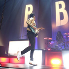 Le chanteur de BB Brunes regrette ses premiers tubes