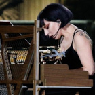 Lady Gaga rend hommage aux victimes du 13 novembre